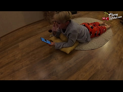 ❤️ Šialená blondínka fajčí obrovský penis a skáče na ňom - análny sex ️❌ Sex video na nás sk.pornmega.ru ❌️