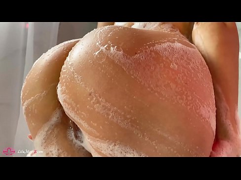 ❤️ Brunetka masturbuje kundičku s vibrátorom až do intenzívneho orgazmu v sprche ️❌ Sex video na nás sk.pornmega.ru ❌️