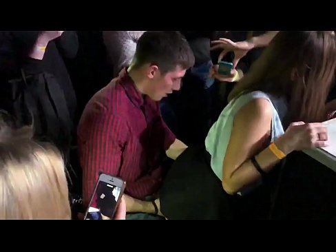 ❤️ Skutočný sex v ruskom nočnom klube. 18-ročné ruské dievča v análnom otvore a vagíne jebané v nočnom klube ️❌ Sex video na nás sk.pornmega.ru ❌️